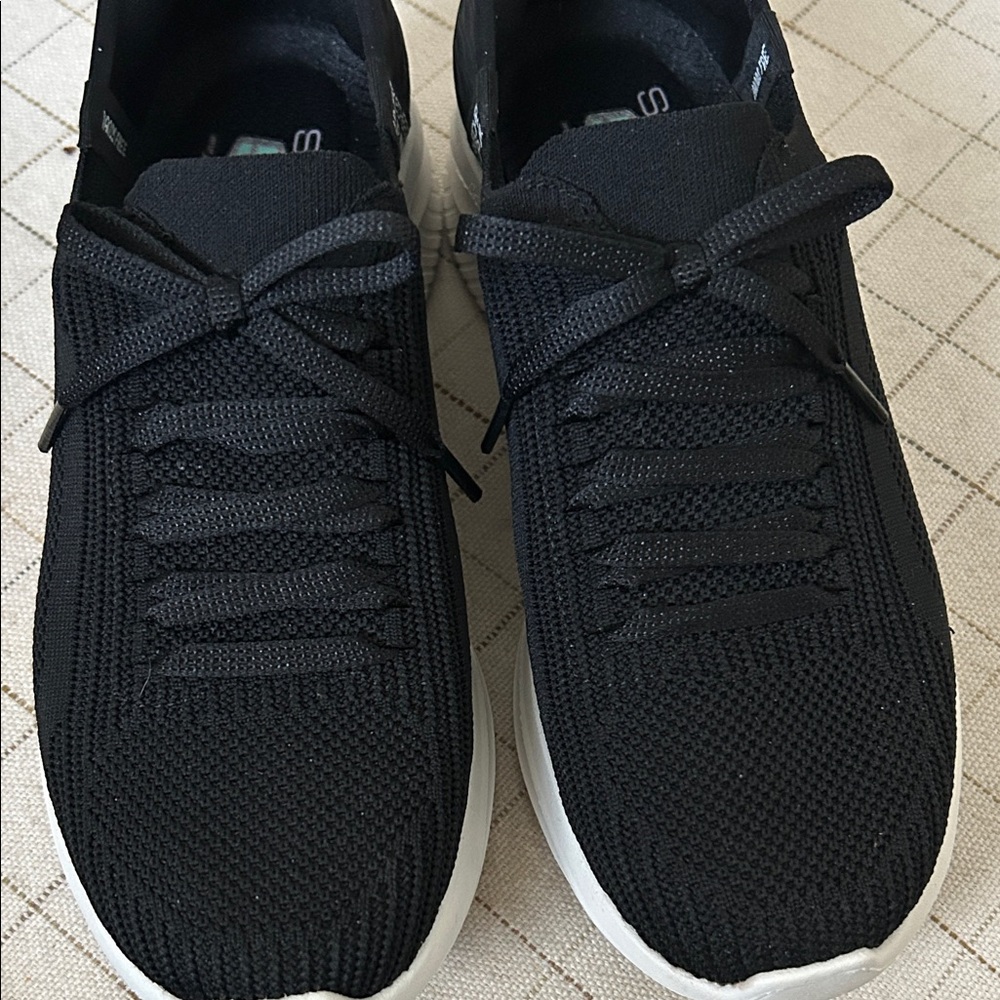 Skechers Women’s Black Slip Ins/Size 6M - Picture 4 of 6
